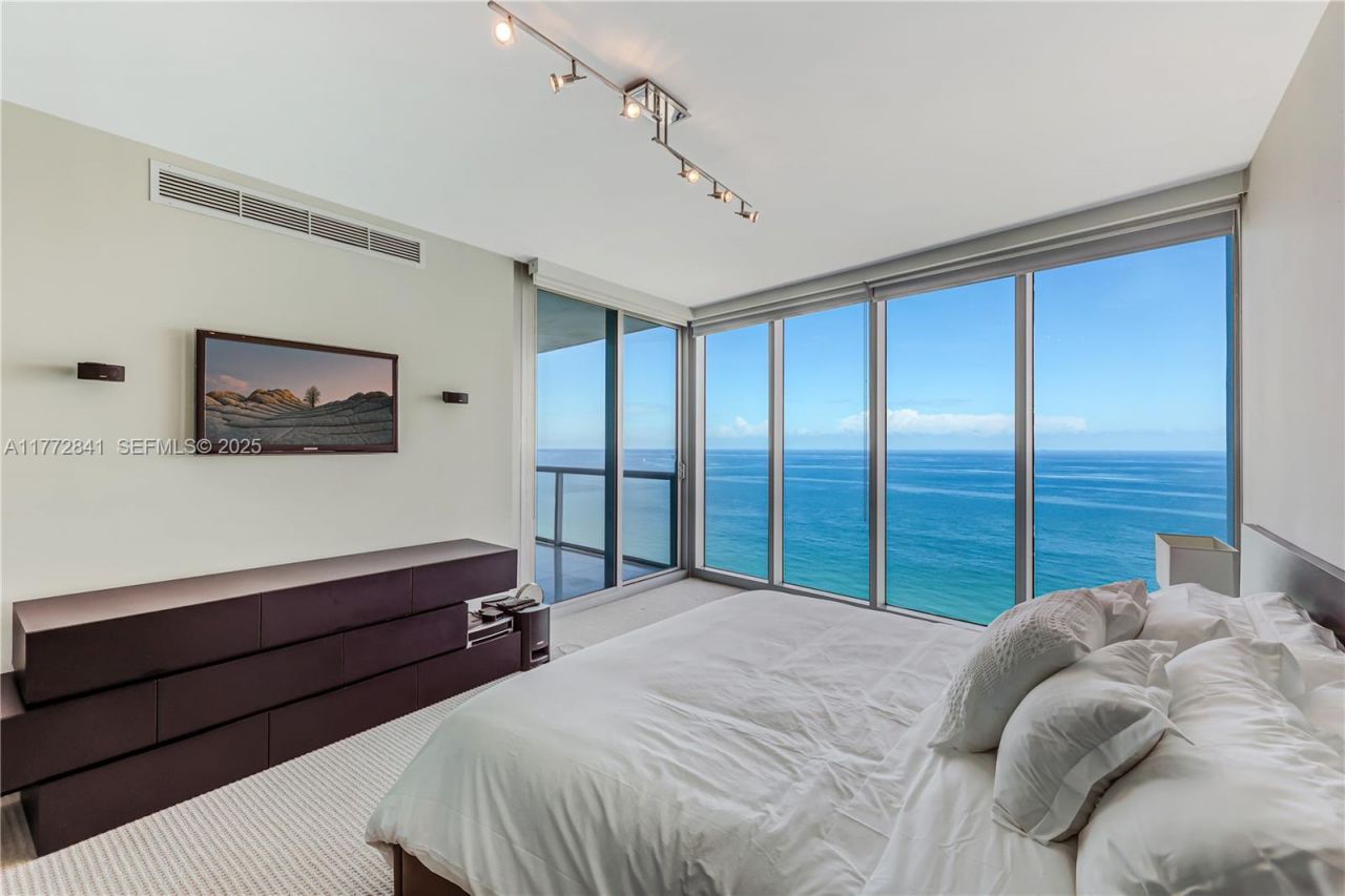 17001 Collins Ave, Unit 2508, Sunny Isles Beach, FL 33160 Photo