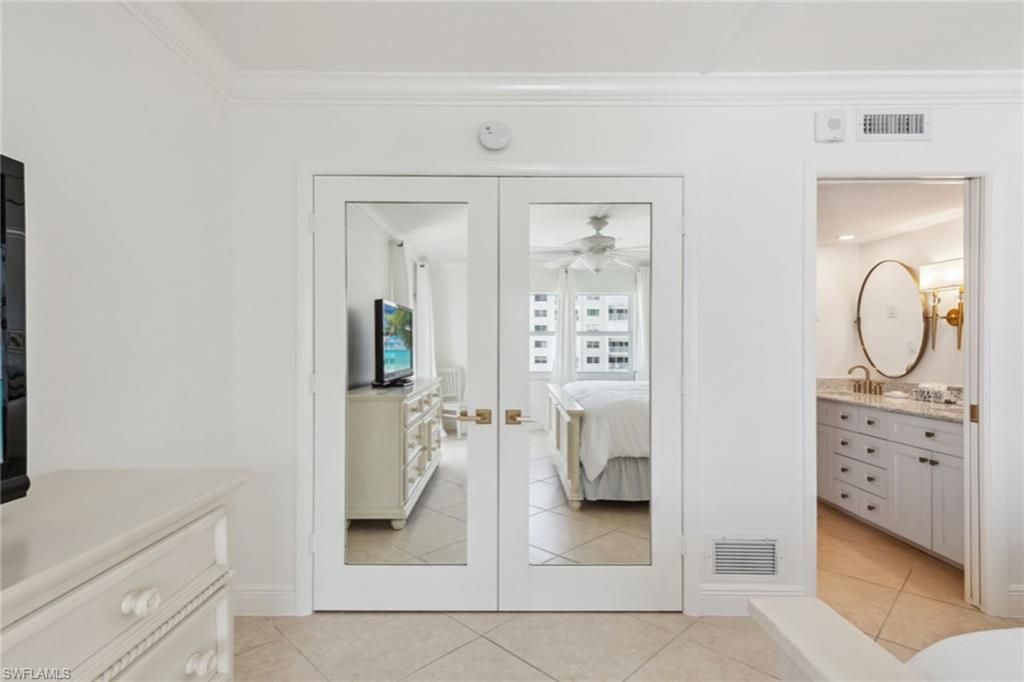 3443 Gulf Shore Blvd N, Unit 403, Naples, FL 34103 Photo