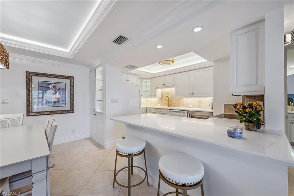 3443 Gulf Shore Blvd N, Unit 403, Naples, FL 34103 Photo