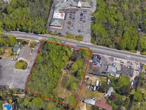 210-230 Montauk Highway, Moriches, NY 11955
