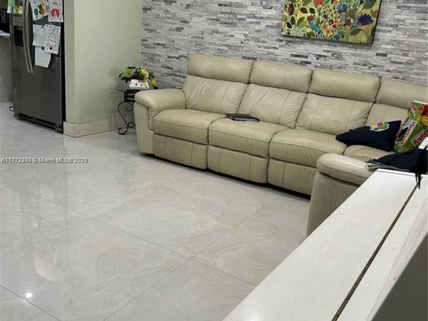 22 E 58th St, Hialeah, FL 33013