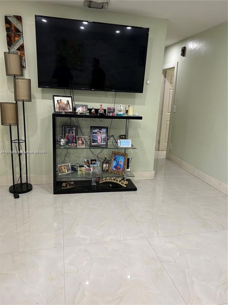22 E 58th St, Hialeah, FL 33013 Photo