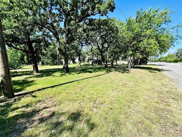 424 N Main Street, Cross Plains, TX 76443