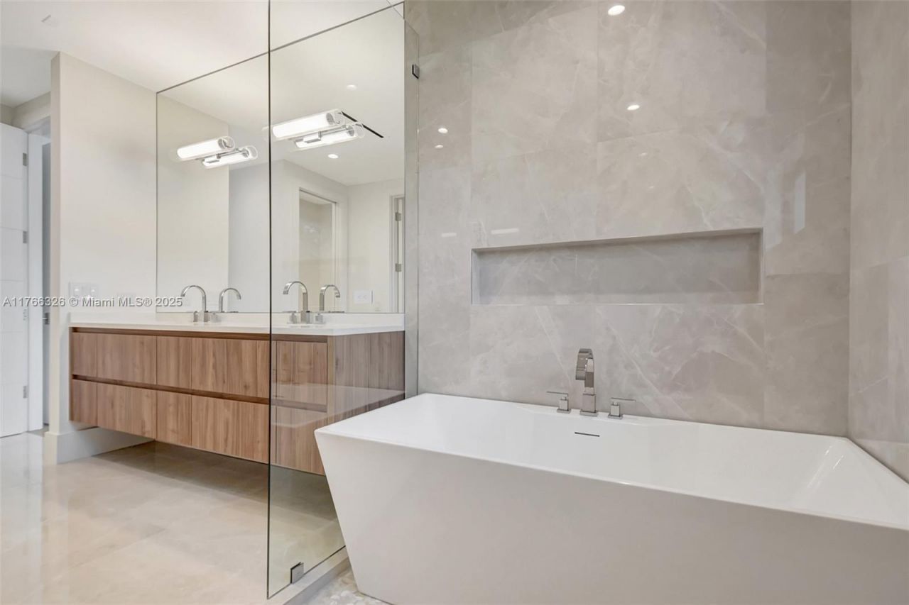 1419 N Lakeside Dr, Lake Worth, FL 33460 Photo