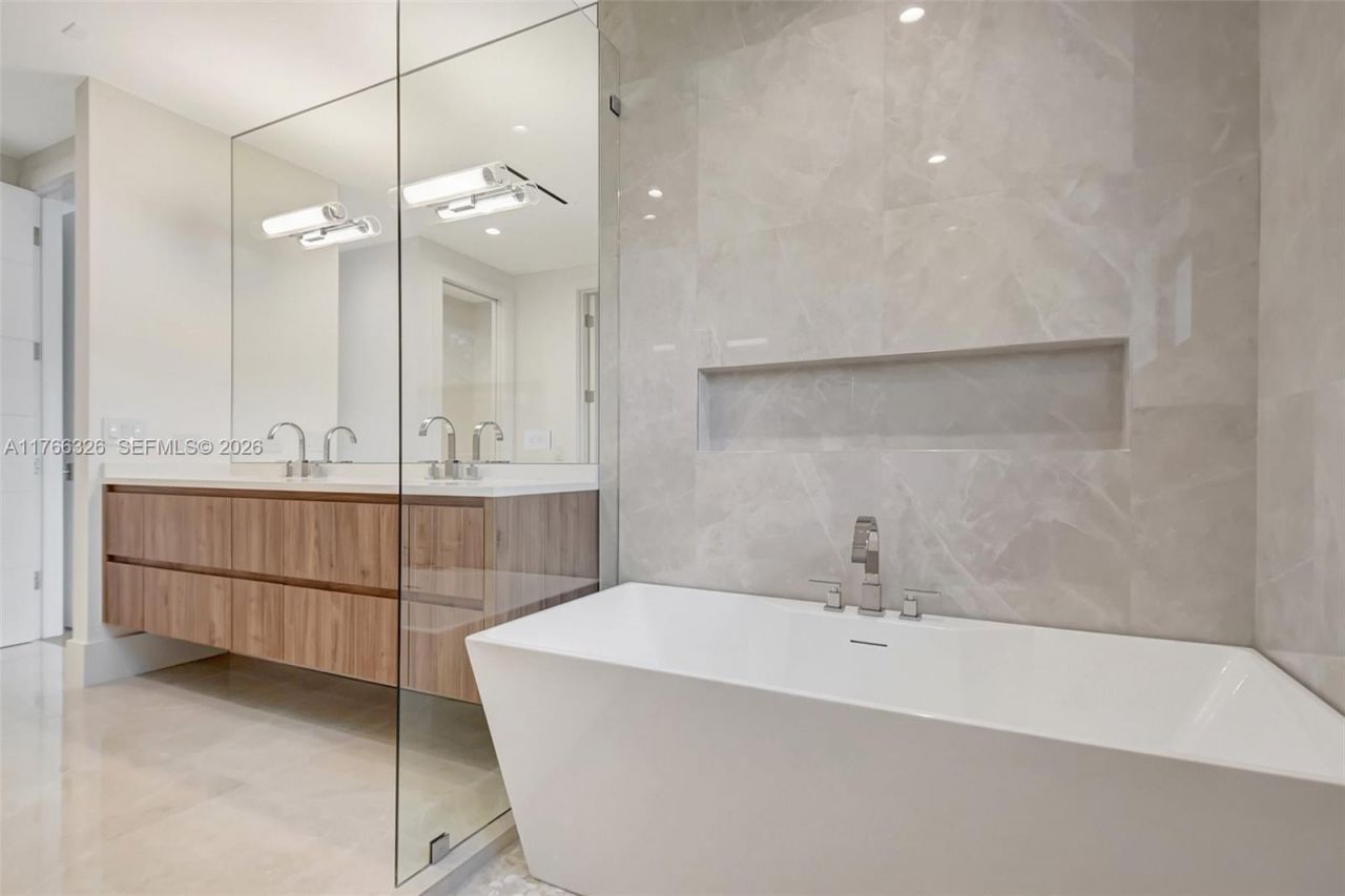 1419 N Lakeside Dr, Lake Worth, FL 33460 Photo