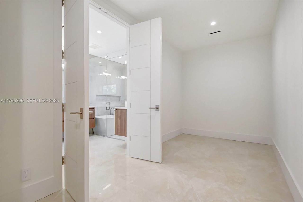 1419 N Lakeside Dr, Lake Worth, FL 33460 Photo