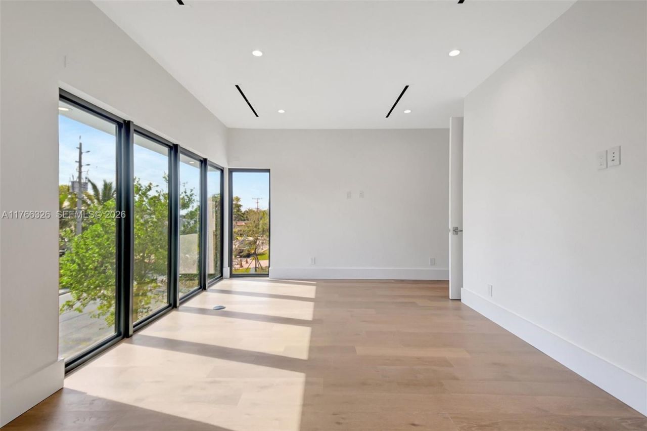 1419 N Lakeside Dr, Lake Worth, FL 33460 Photo