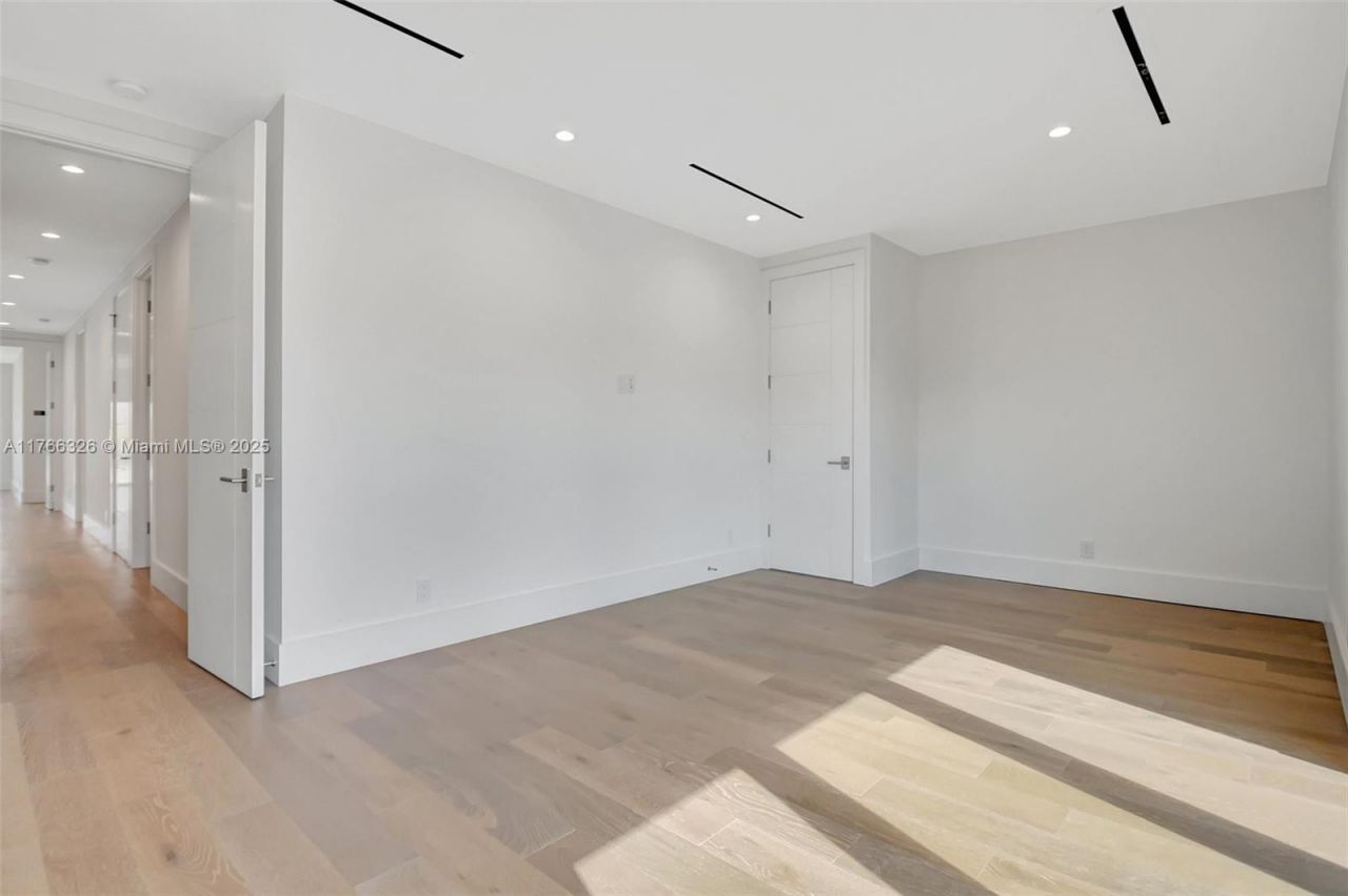 1419 N Lakeside Dr, Lake Worth, FL 33460 Photo