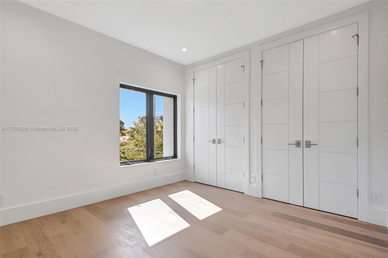 1419 N Lakeside Dr, Lake Worth, FL 33460 Photo