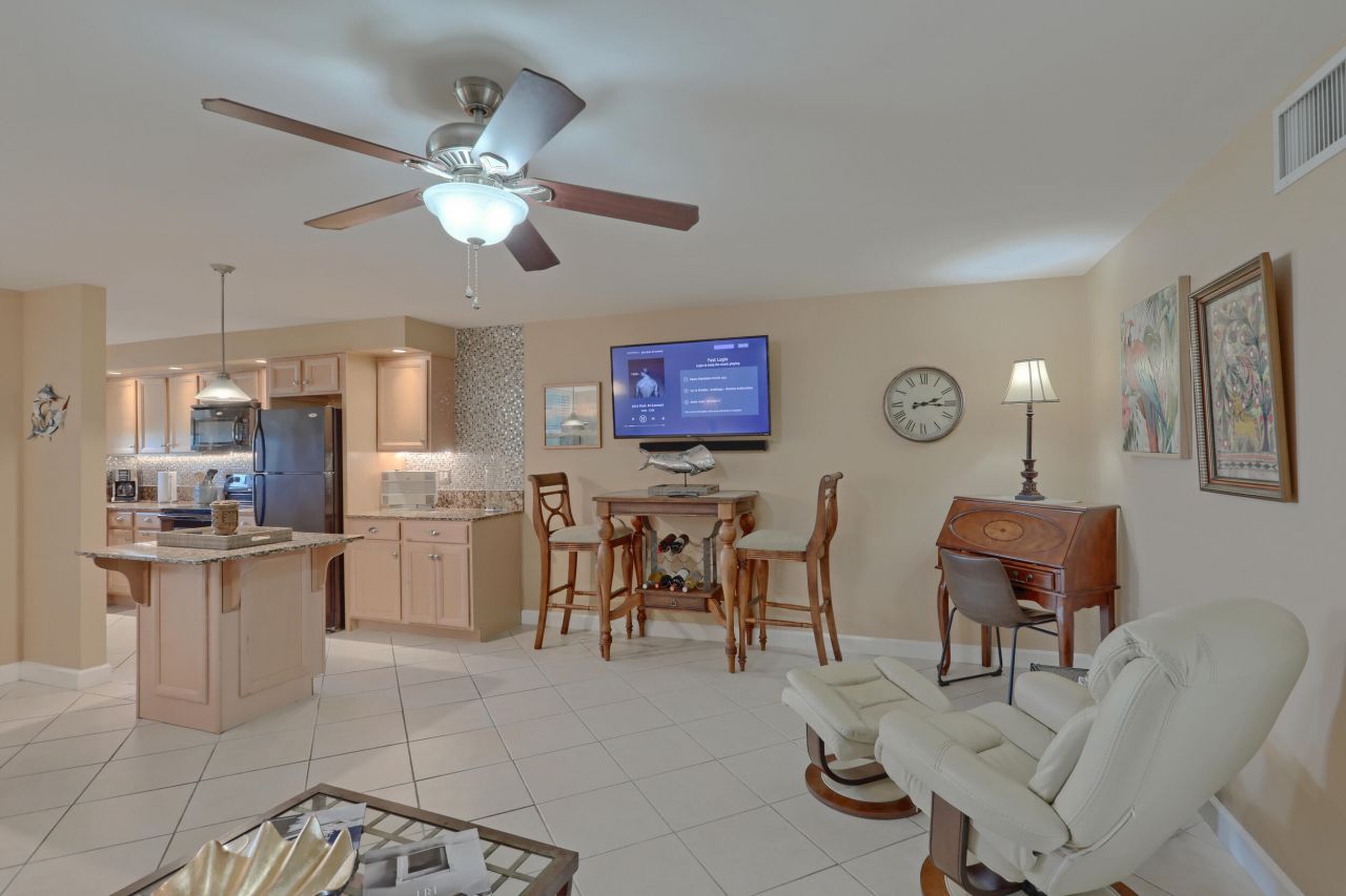 109 Paradise Harbour Boulevard, Unit 508, North Palm Beach, FL 33408 Photo