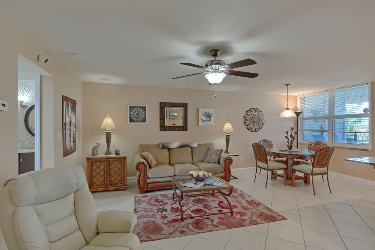 109 Paradise Harbour Boulevard, Unit 508, North Palm Beach, FL 33408 Photo