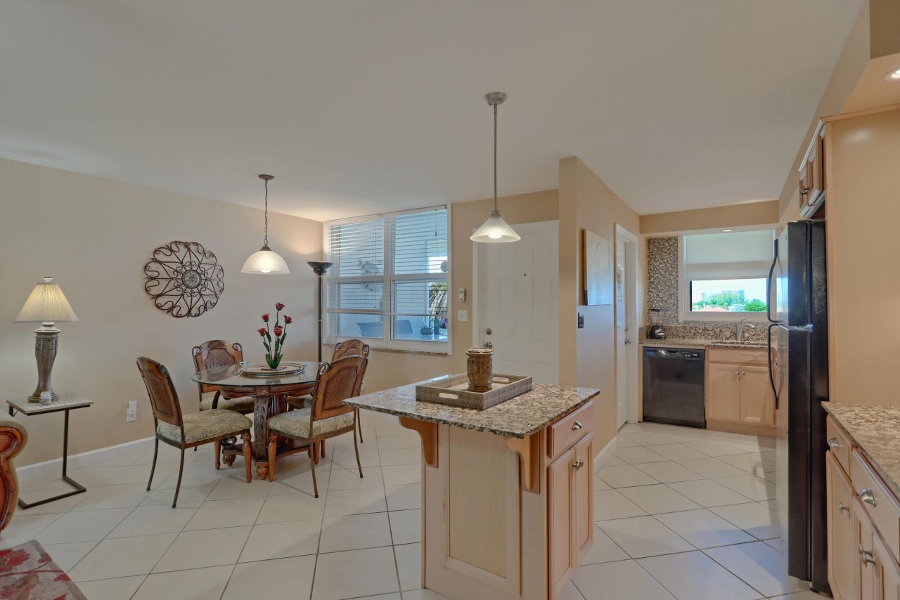 109 Paradise Harbour Boulevard, Unit 508, North Palm Beach, FL 33408 Photo