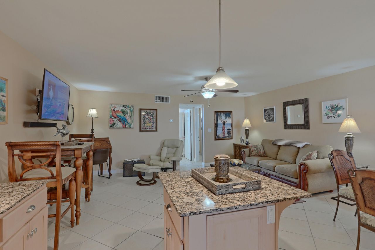 109 Paradise Harbour Boulevard, Unit 508, North Palm Beach, FL 33408 Photo