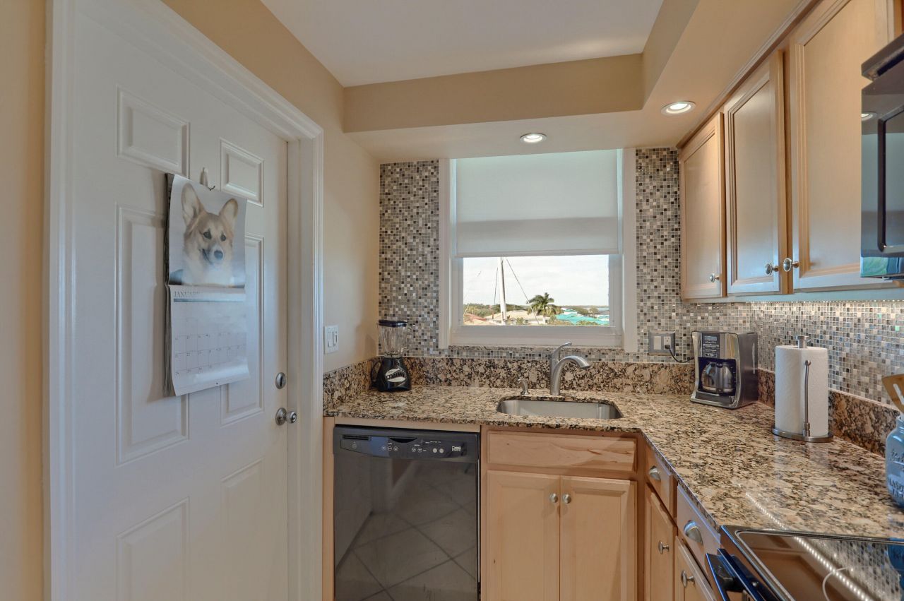 109 Paradise Harbour Boulevard, Unit 508, North Palm Beach, FL 33408 Photo