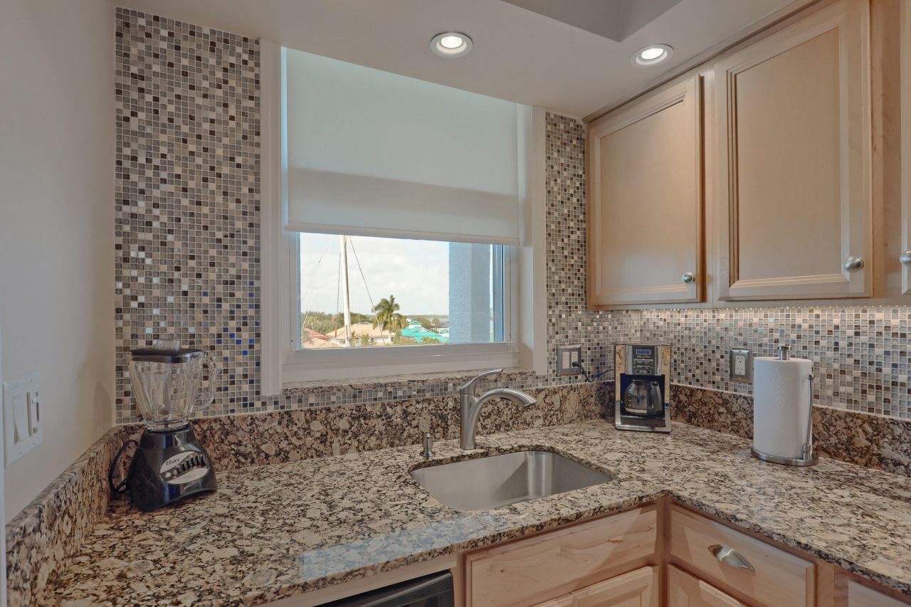 109 Paradise Harbour Boulevard, Unit 508, North Palm Beach, FL 33408 Photo