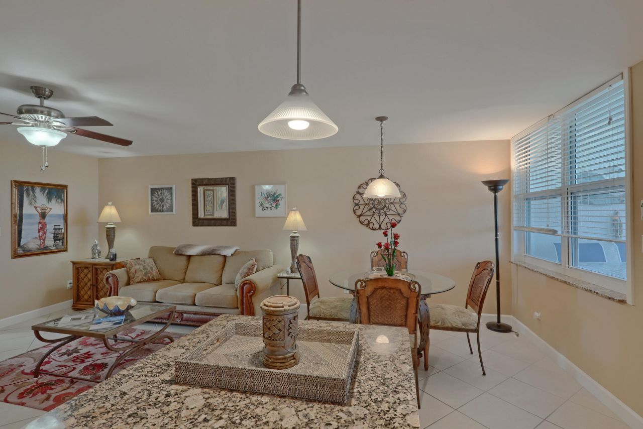 109 Paradise Harbour Boulevard, Unit 508, North Palm Beach, FL 33408 Photo
