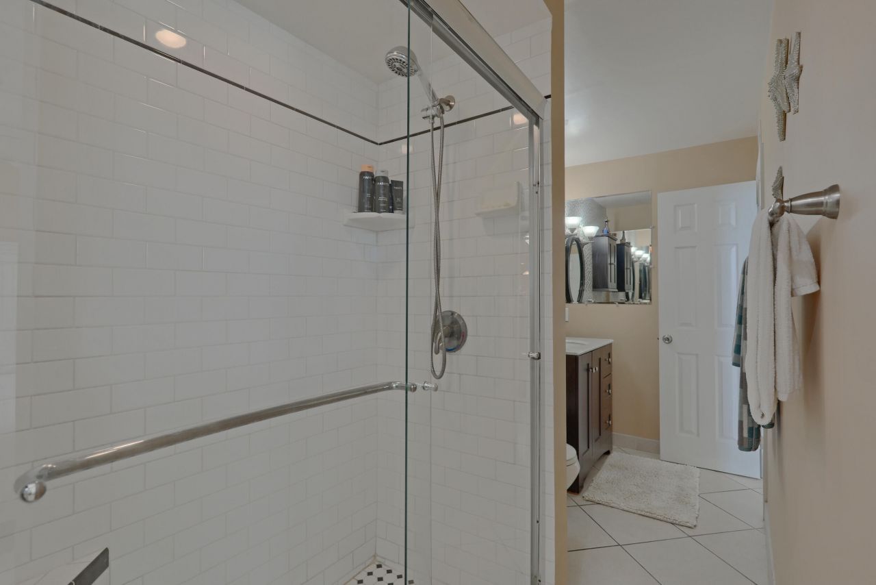 109 Paradise Harbour Boulevard, Unit 508, North Palm Beach, FL 33408 Photo