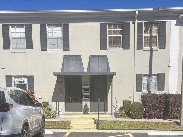 689 LAKE HOWARD DRIVE NW, Unit 1E, WINTER HAVEN, FL 33880