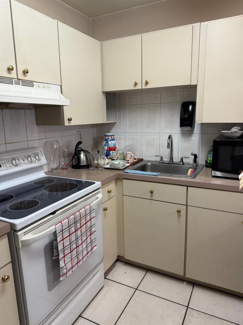 13331 SW 17th Ln, Unit 4-2, Miami, FL 33175 Photo
