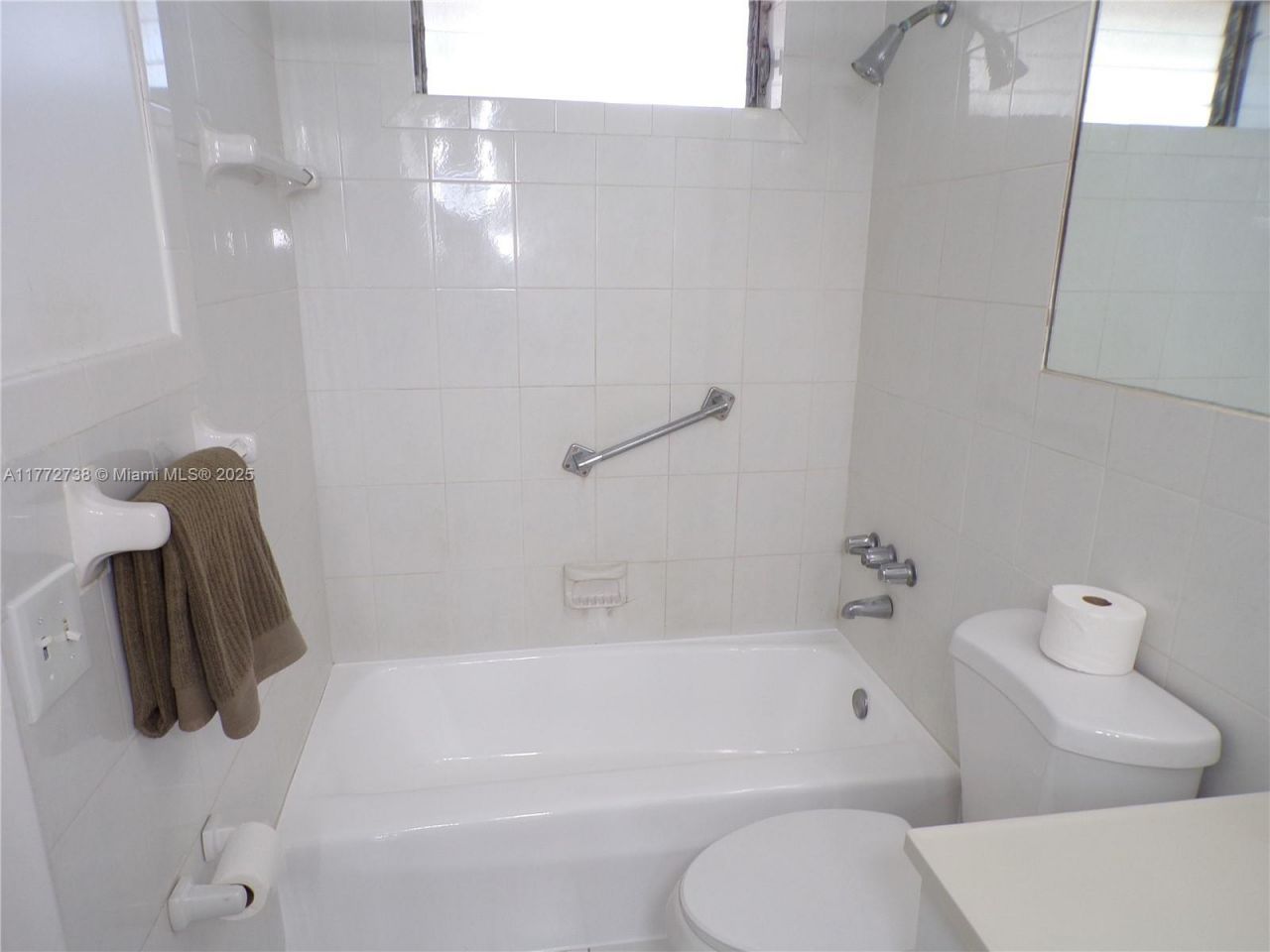 2920 Point East Dr, Unit N111, Aventura, FL 33160 Photo