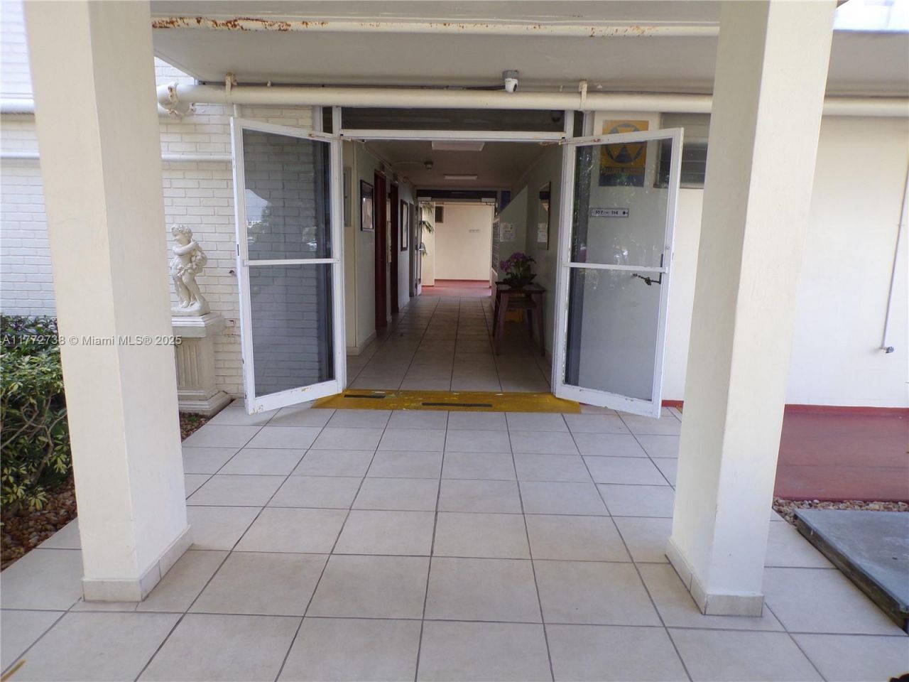 2920 Point East Dr, Unit N111, Aventura, FL 33160 Photo