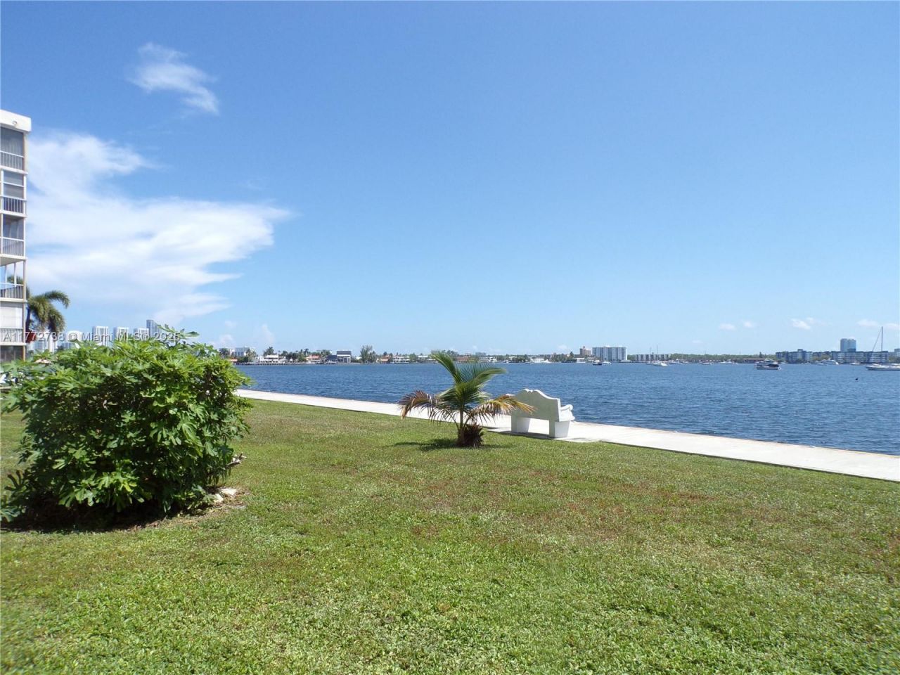 2920 Point East Dr, Unit N111, Aventura, FL 33160 Photo