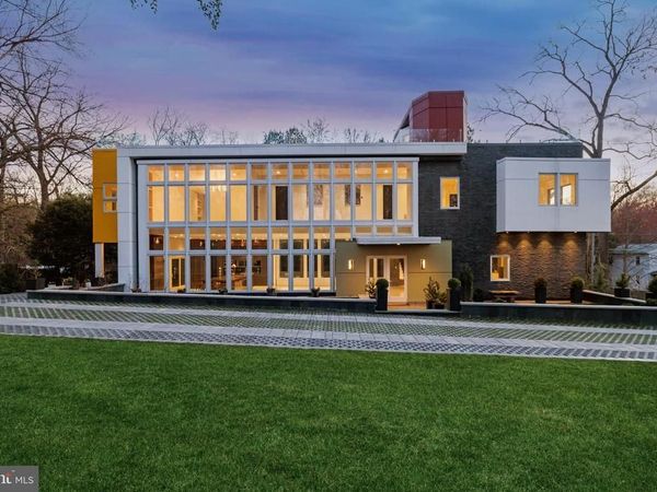 6304 OLD DOMINION DRIVE, MCLEAN, VA 22101