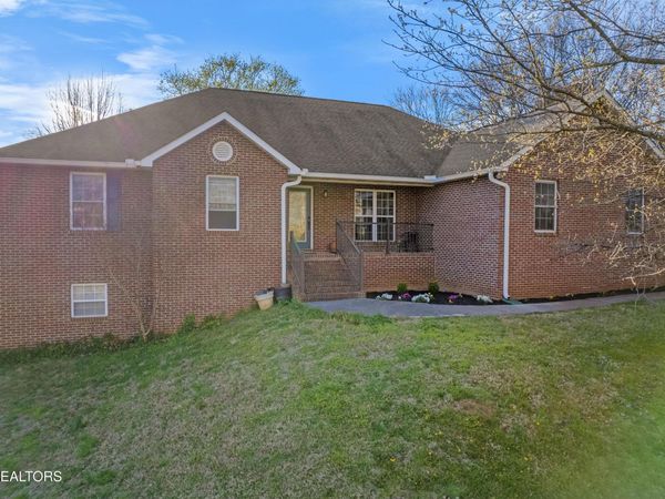 140 River Ford Rd, Maryville, TN 37804