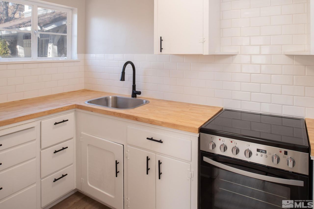 1045 Riverside Drive, Reno, NV 89503 Photo