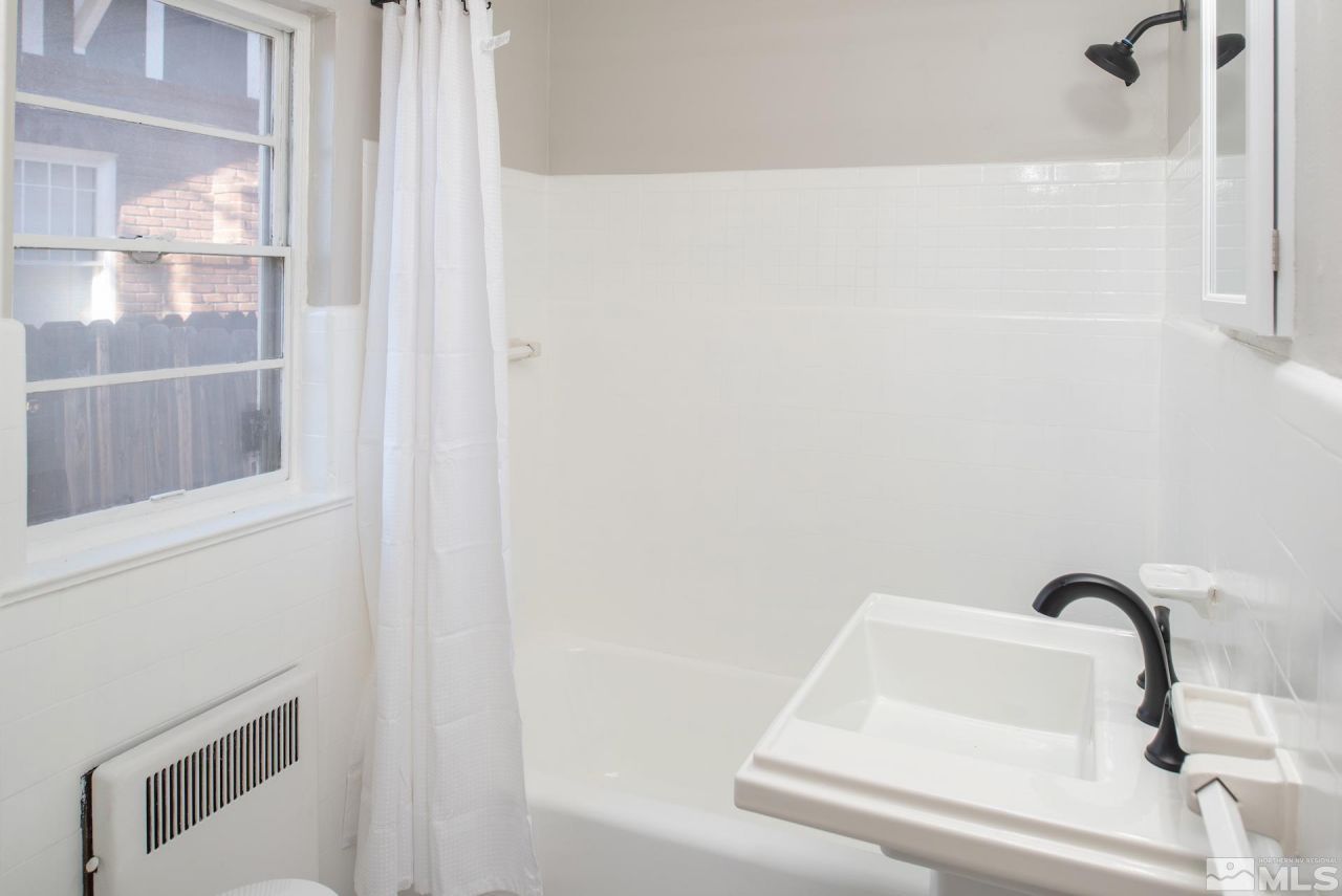 1045 Riverside Drive, Reno, NV 89503 Photo