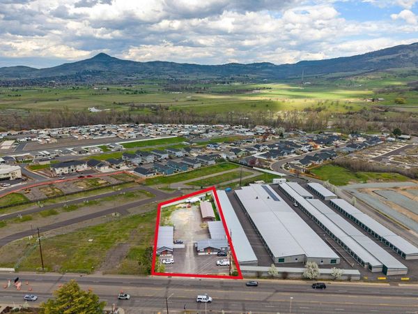 3839 S Pacific Highway, Medford, OR 97501