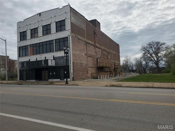 5960 Dr Martin Luther King Drive, St Louis, MO 63112