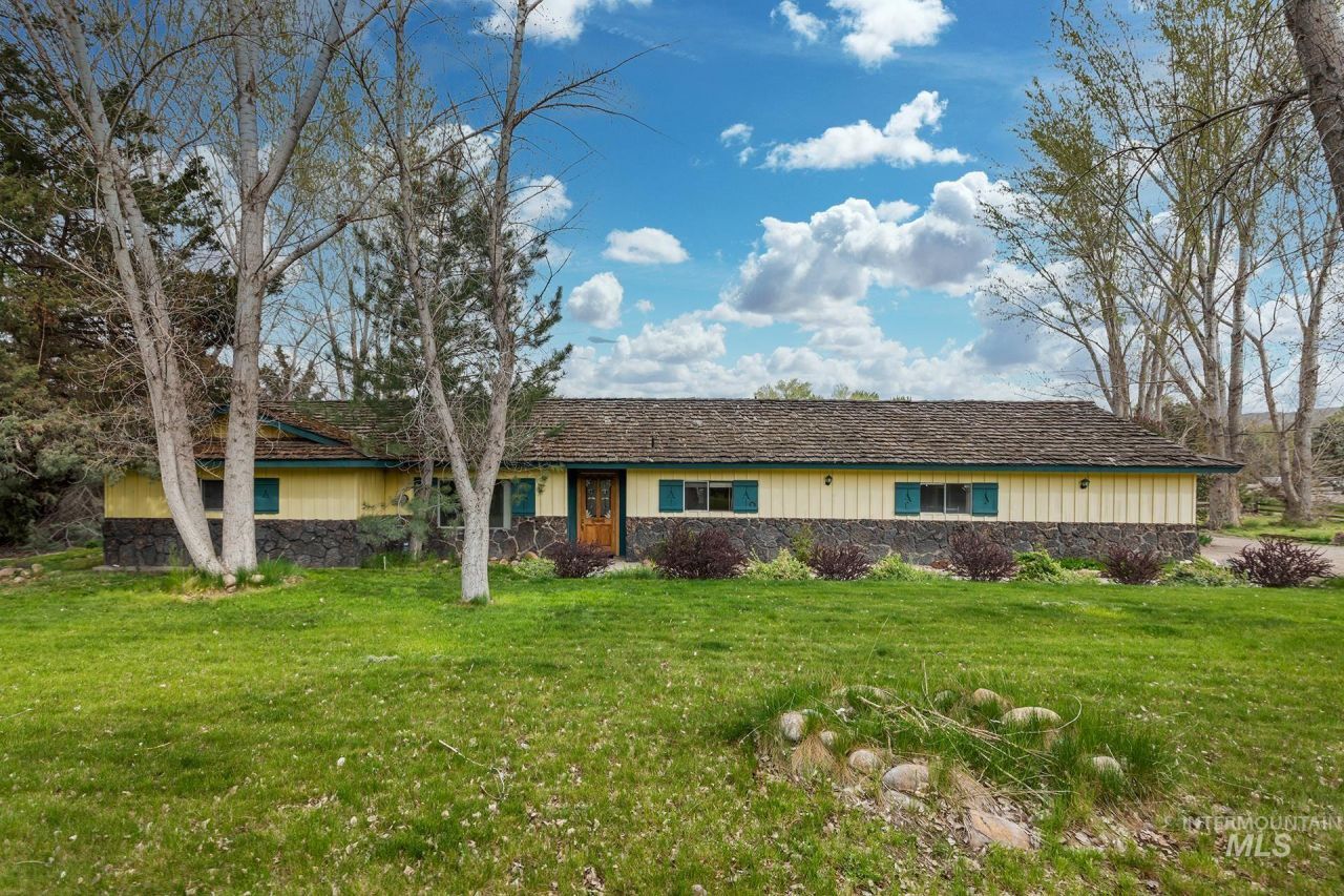 13153 N Horseshoe Bend Rd, Boise, ID 83714 Main Photo