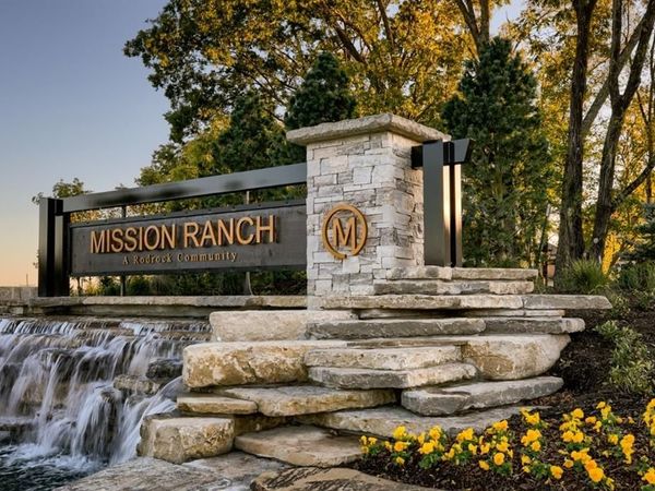 15712 El Monte Street, Overland Park, KS 66224