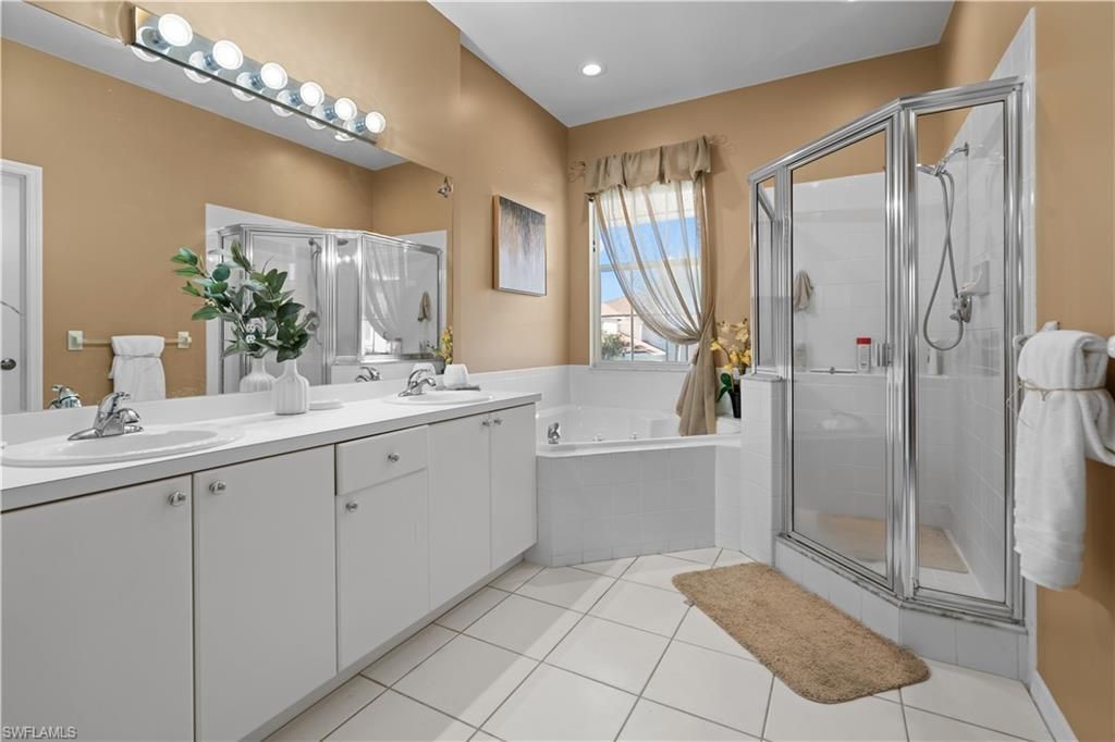 9601 Village View Blvd, Unit 201, Bonita Springs, FL 34135 Photo