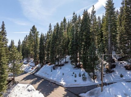 11554 Saint Bernard Drive, Truckee, CA 96161 Photo