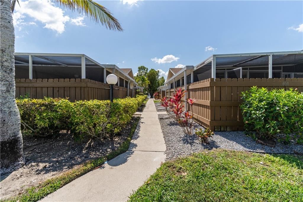 15600 Crystal Lake Dr, Unit 101, North Fort Myers, FL 33917 Photo