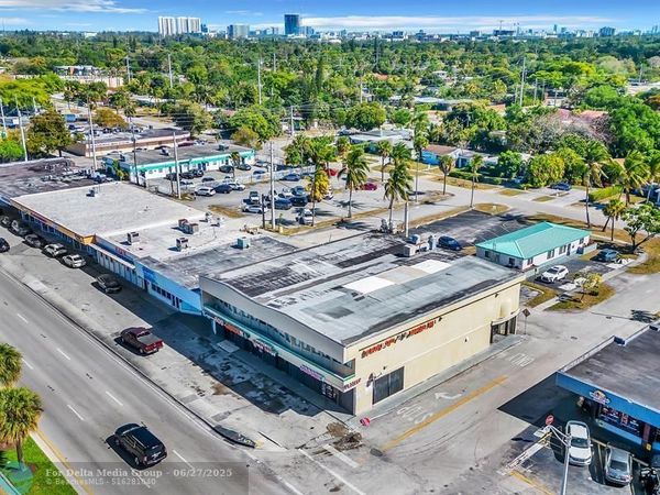 1222 NE 163rd St, North Miami Beach, FL 33162