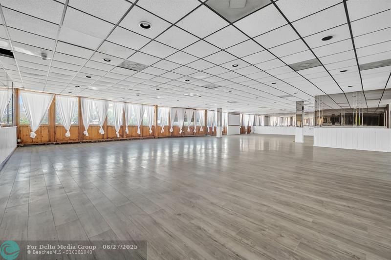 1222 NE 163rd St, North Miami Beach, FL 33162 Photo