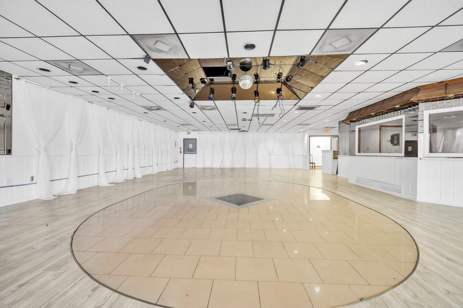 1222 NE 163rd Street, North Miami Beach, FL 33162 Photo