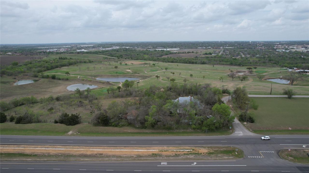 600 Potomac St, Taylor, TX 76574 Main Photo