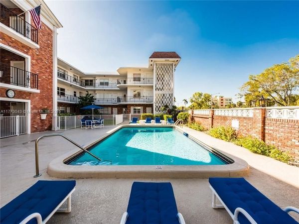 2340 NE 9th St, Unit 210, Fort Lauderdale, FL 33304