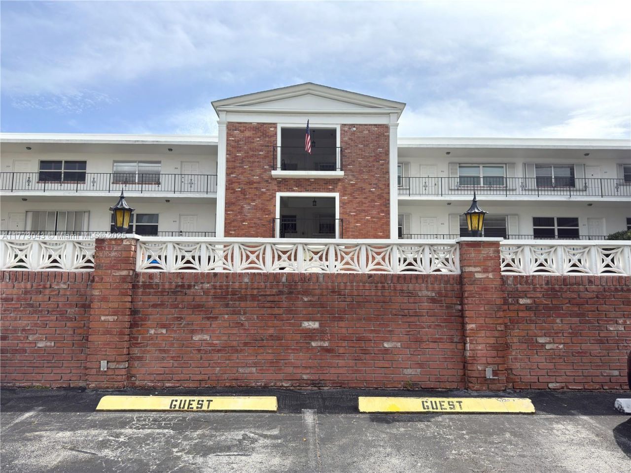 2340 NE 9th St, Unit 210, Fort Lauderdale, FL 33304 Photo