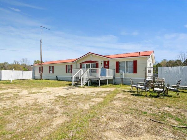 426 Salem Rd., Bennettsville, SC 29512