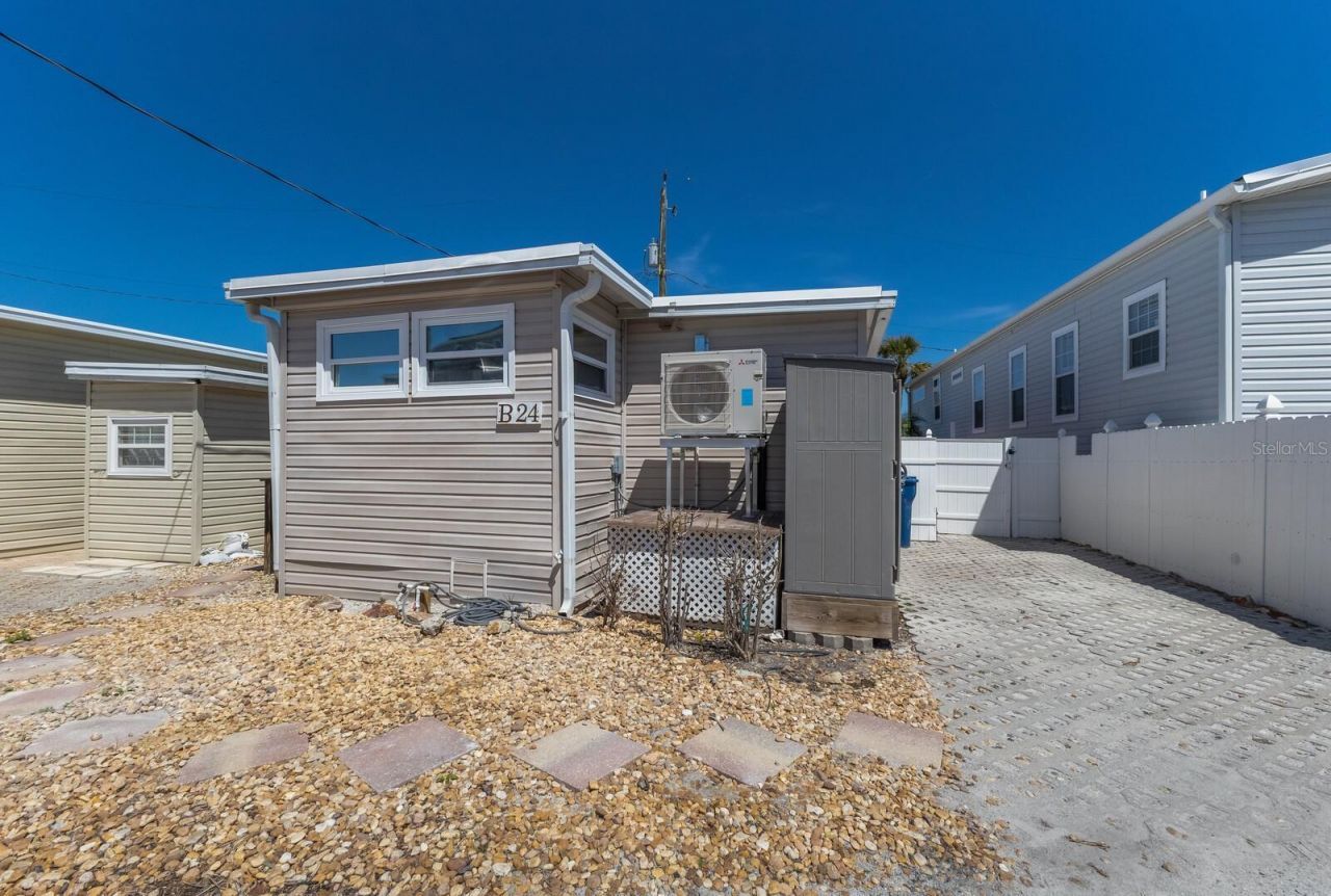 2601 Gulf Drive N, Unit B24, Bradenton Beach, FL 34217 Photo