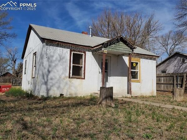 102 S 12th Street, Lamar, CO 81052