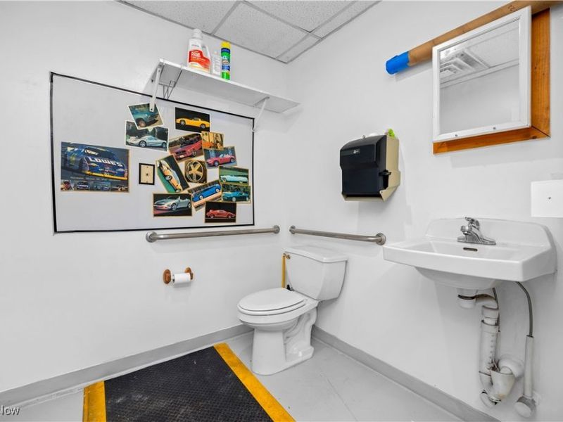 41825 N Ridge Road, Elyria, OH 44035 Photo 38