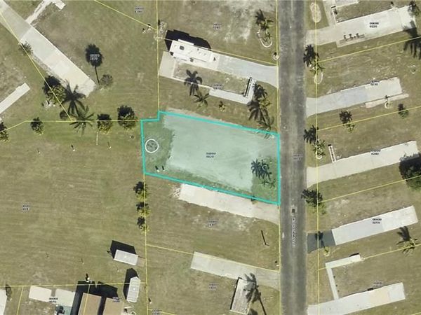 12 Cottonwood DR, FORT MYERS, FL 33908