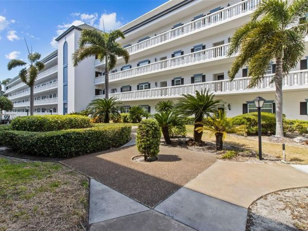 131 BLUFF VIEW DRIVE, Unit 101, BELLEAIR BLUFFS, FL 33770