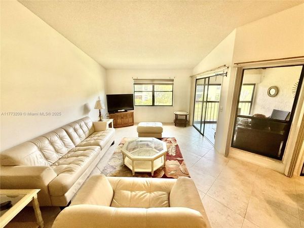 3310 Perimeter Dr, Unit 3310, Green Acres, FL 33467